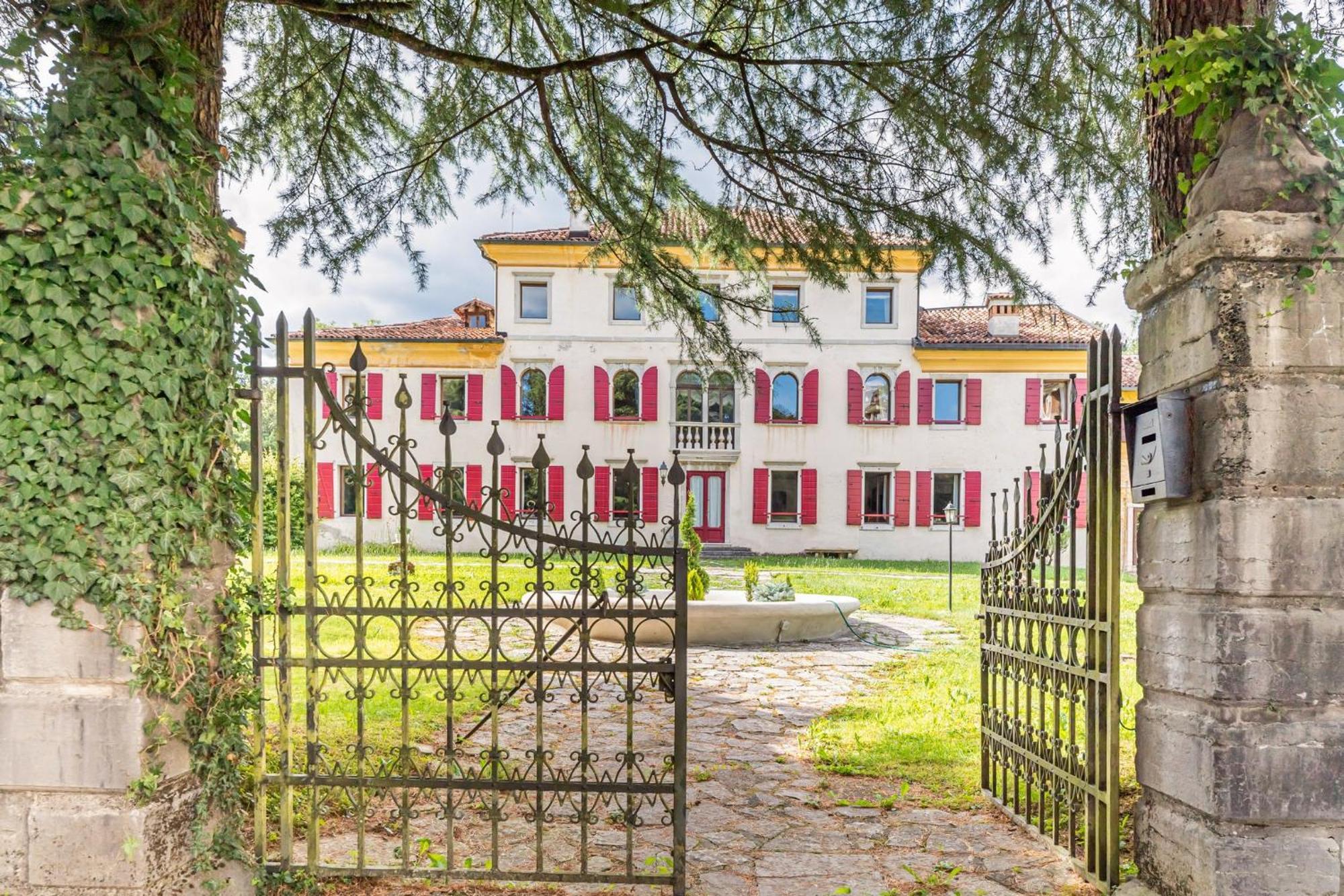 Belluno Timeless Charm - Stunning Aparment In Villa Exterior foto